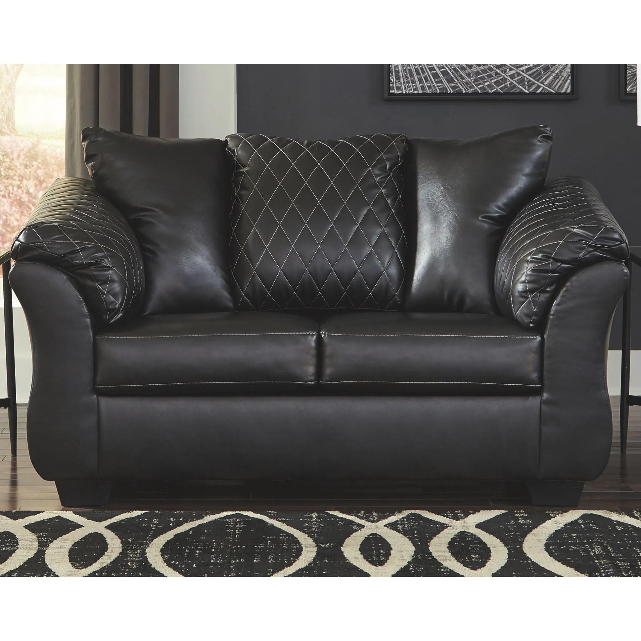 Betrillo Loveseat