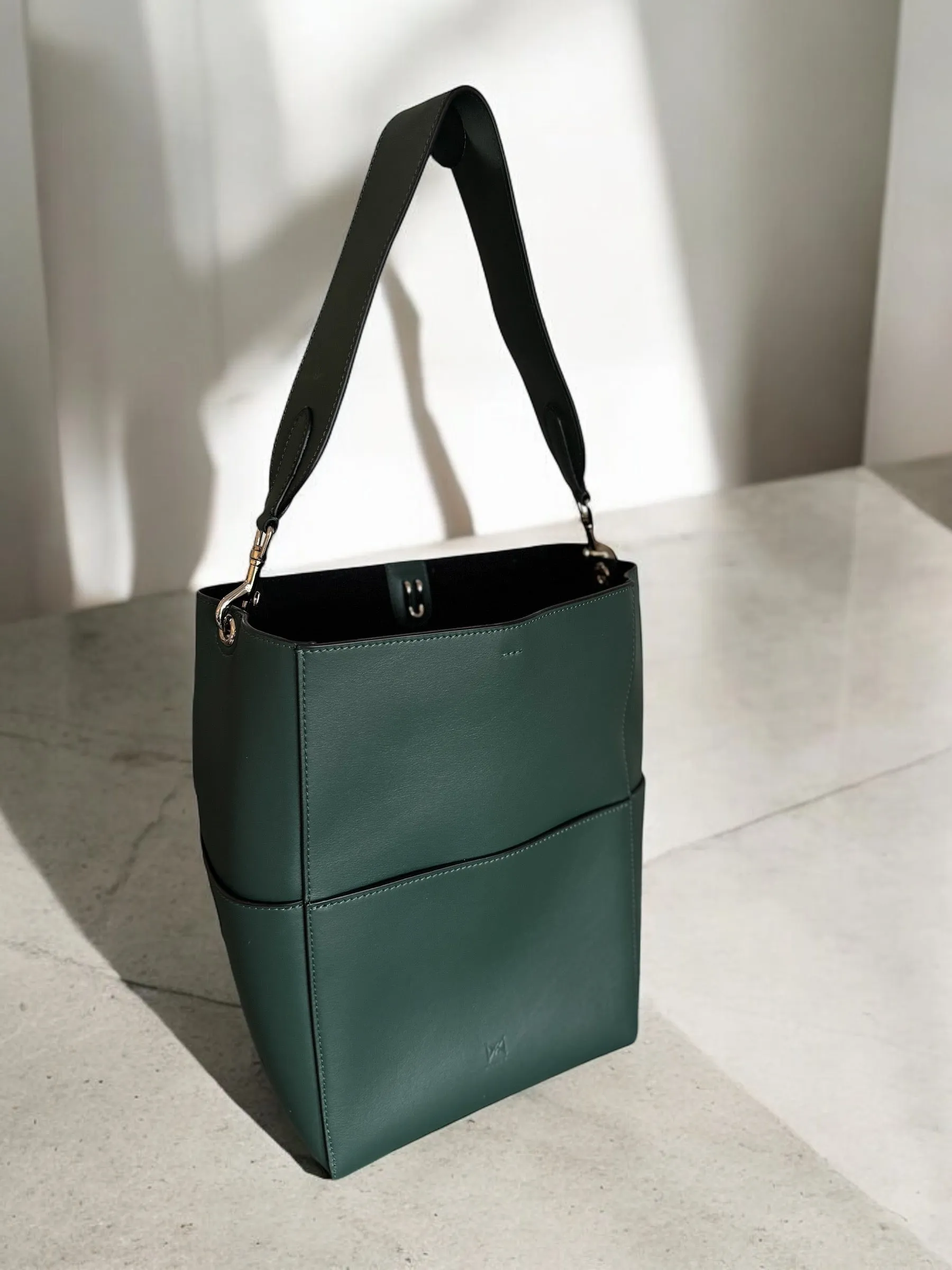 Makeda - Leather Handbag - Bucket Style in Green