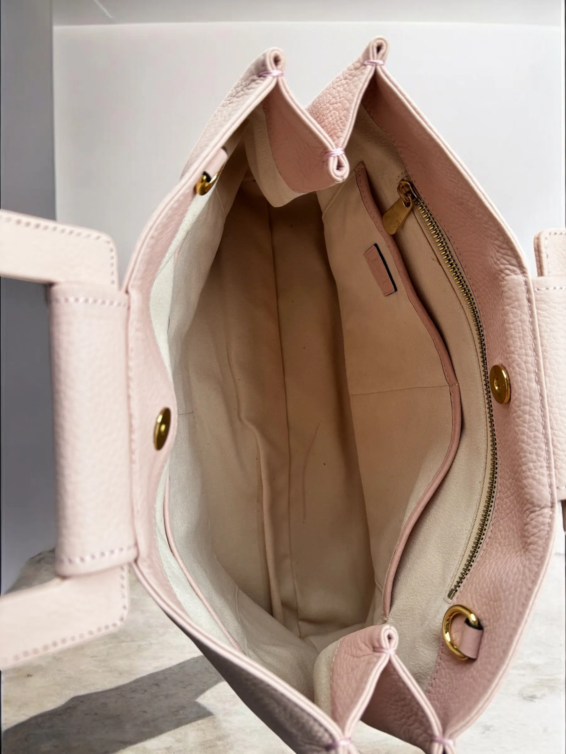 Makeda - Leather Handbag Tote Bag in Pink